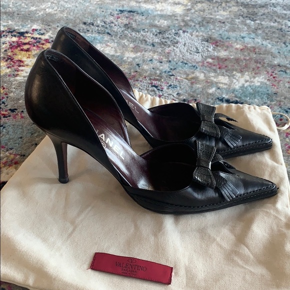 CHANEL Bow Logo Leather Heels Size 38.5 - Picture 5 of 10